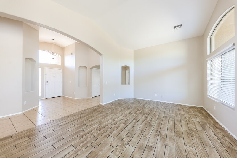 2,550/Mo, 8328 S 48th Dr Laveen, AZ 85339 Dining Room View 2