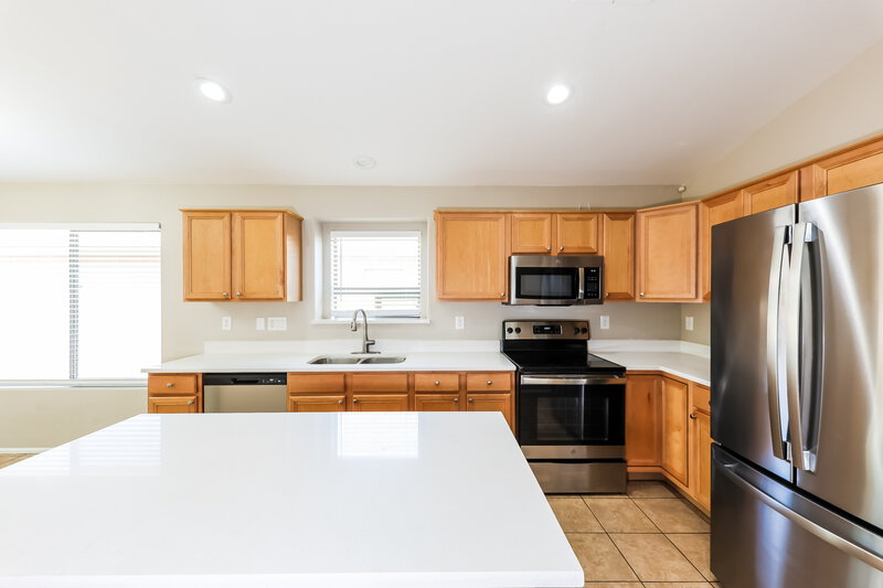 2,550/Mo, 8328 S 48th Dr Laveen, AZ 85339 Kitchen View 2