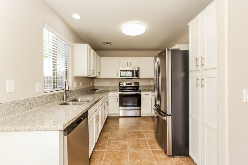 2,075/Mo, 25078 W Dove Trail Buckeye, AZ 85326 Kitchen View