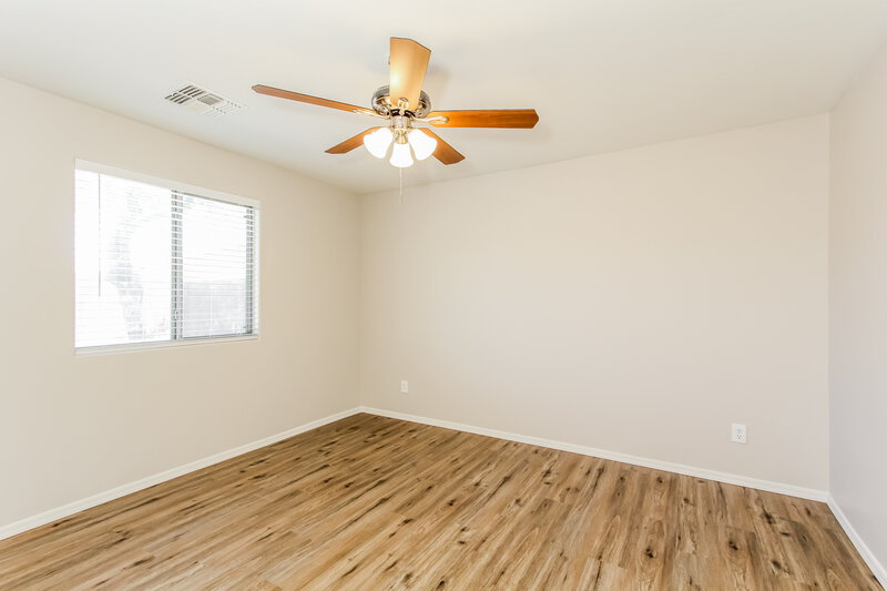 2,075/Mo, 25078 W Dove Trail Buckeye, AZ 85326 Main Bedroom View