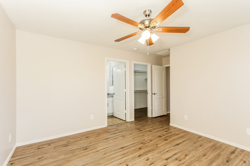 2,075/Mo, 25078 W Dove Trail Buckeye, AZ 85326 Main Bedroom View 2