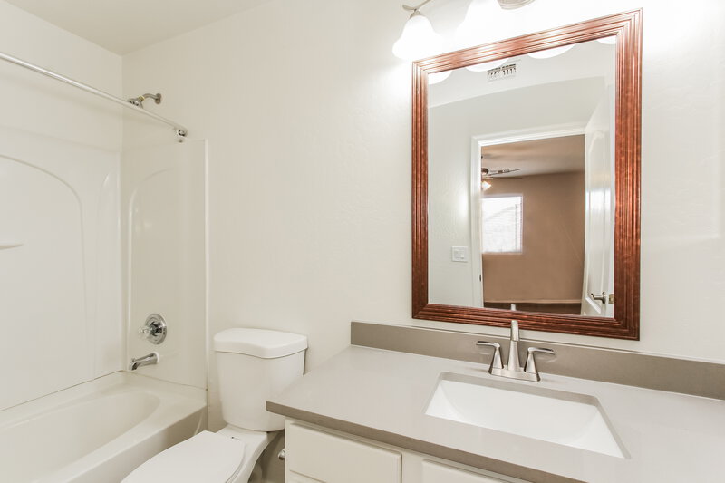 2,075/Mo, 25078 W Dove Trail Buckeye, AZ 85326 Bathroom View
