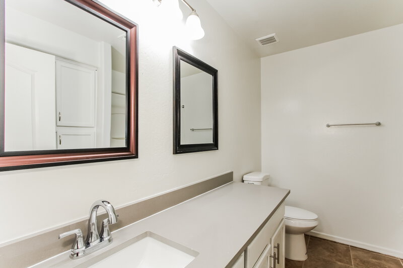 2,075/Mo, 25078 W Dove Trail Buckeye, AZ 85326 Bathroom View 2