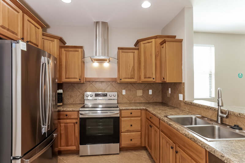 2,000/Mo, 1868 W Wrangler Way Queen Creek, AZ 85142 Kitchen View