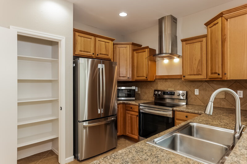 2,000/Mo, 1868 W Wrangler Way Queen Creek, AZ 85142 Kitchen View 2