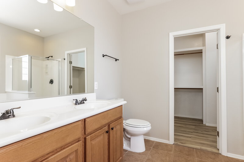 2,000/Mo, 1868 W Wrangler Way Queen Creek, AZ 85142 Bathroom View 2