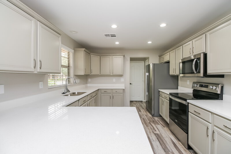 2,795/Mo, 3348 E Franklin Ave Gilbert, AZ 85295 Kitchen View
