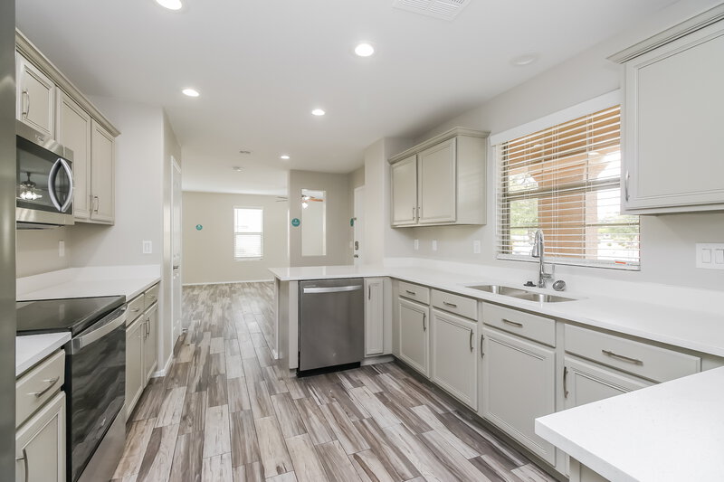 2,795/Mo, 3348 E Franklin Ave Gilbert, AZ 85295 Kitchen View 2
