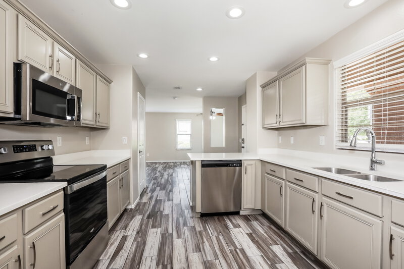 2,335/Mo, 3348 E Franklin Ave Gilbert, AZ 85295 Kitchen View 3