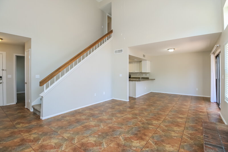 2,150/Mo, 1755 E Javelina Ave Mesa, AZ 85204 Living Room View 2