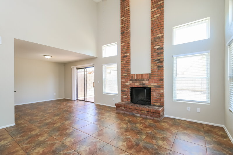 2,150/Mo, 1755 E Javelina Ave Mesa, AZ 85204 Living Room View 3
