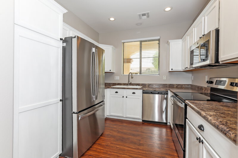 2,350/Mo, 21383 E Twin Acres Dr Queen Creek, AZ 85142 Kitchen View