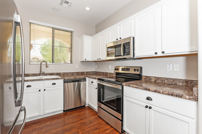 2,350/Mo, 21383 E Twin Acres Dr Queen Creek, AZ 85142 Kitchen View 2