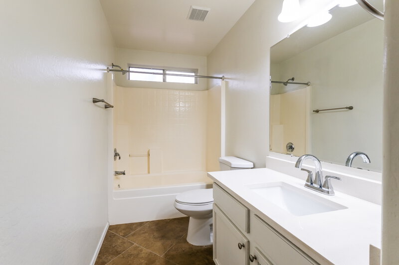 1,730/Mo, 22614 W Papago St Buckeye, AZ 85326 Main Bathroom View