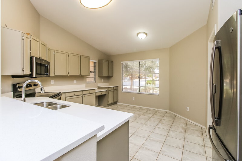 2,360/Mo, 950 S 54th St Mesa, AZ 85206 Kitchen View