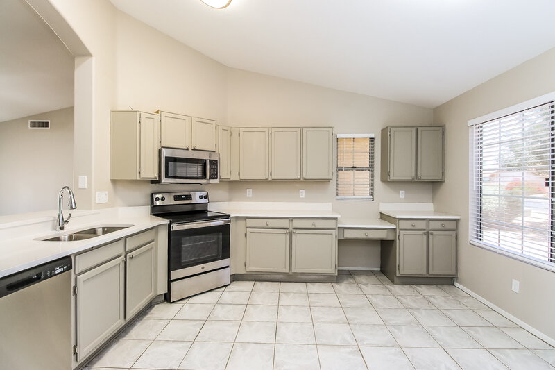 2,360/Mo, 950 S 54th St Mesa, AZ 85206 Kitchen View 2