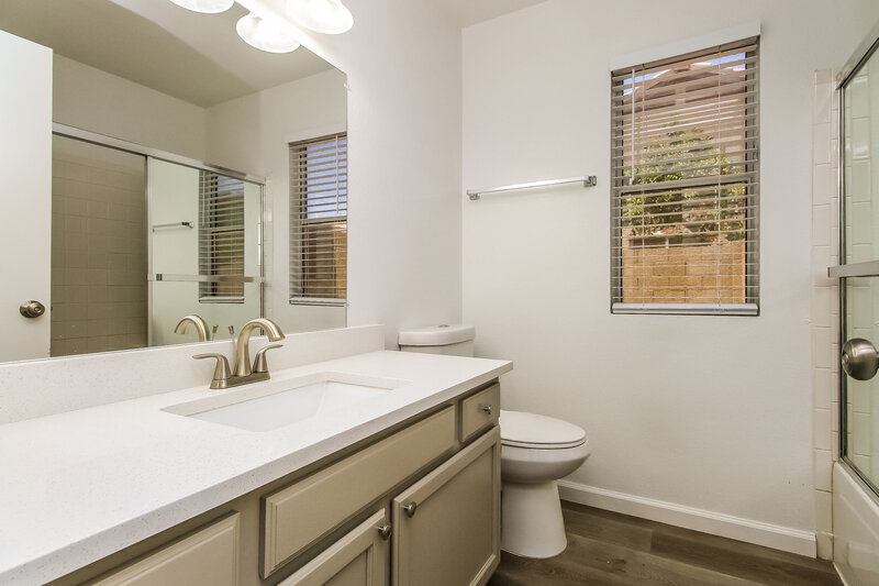 2,360/Mo, 950 S 54th St Mesa, AZ 85206 Bathroom View