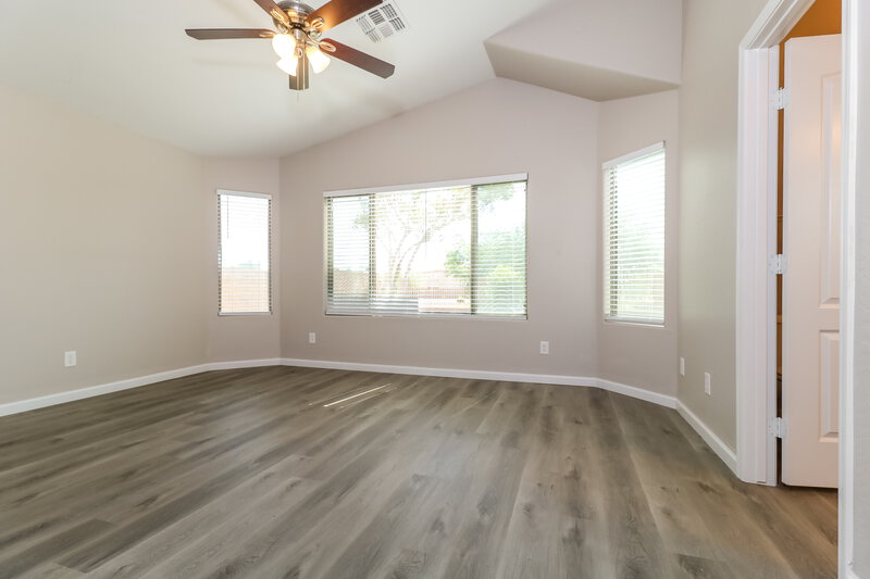 2,355/Mo, 5807 S 248th Ln Buckeye, AZ 85326 Main Bedroom View