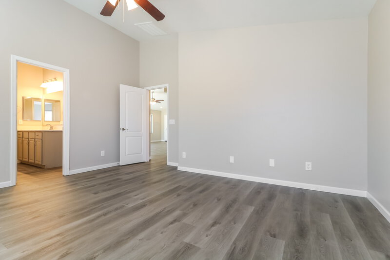 2,355/Mo, 5807 S 248th Ln Buckeye, AZ 85326 Main Bedroom View 2
