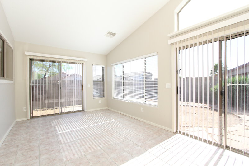 2,395/Mo, 306 N Wildrose Mesa, AZ 85207 Sun Room View