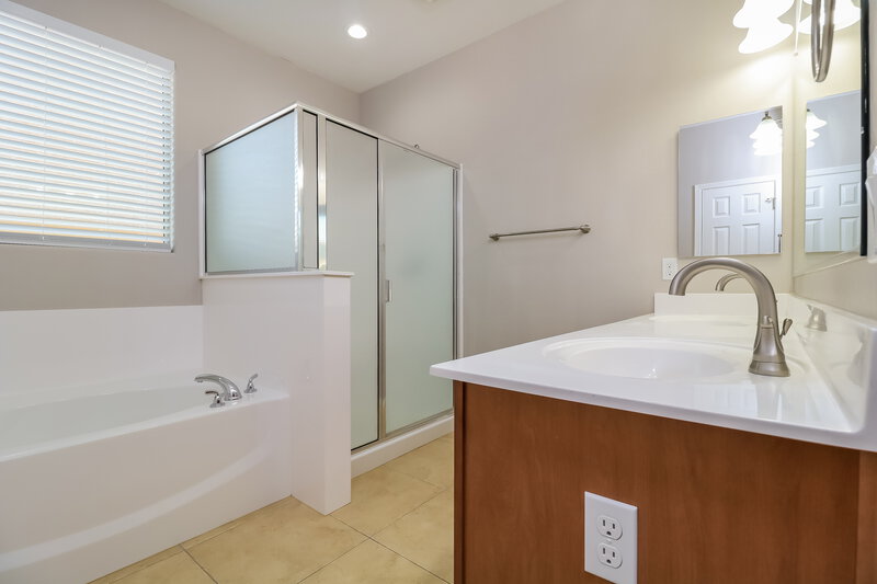2,265/Mo, 12222 W Overlin Ln Avondale, AZ 85323 Main Bathroom View