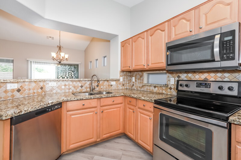 2,355/Mo, 1846 W Half Moon Cir San Tan Valley, AZ 85142 Kitchen View 2