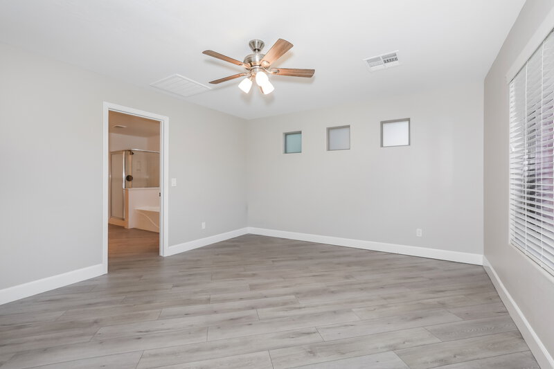 2,355/Mo, 1846 W Half Moon Cir San Tan Valley, AZ 85142 Main Bedroom View