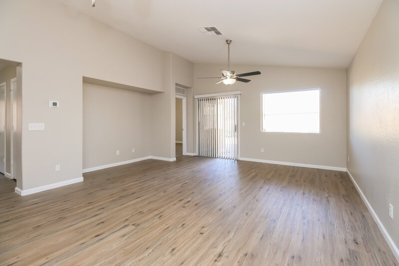 1,835/Mo, 30201 N Sunray Dr San Tan Valley, AZ 85143 Living Room View