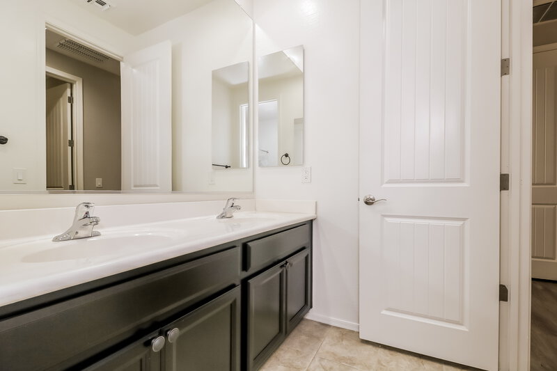 2,415/Mo, 9937 E Theia Dr Mesa, AZ 85212 Bathroom View