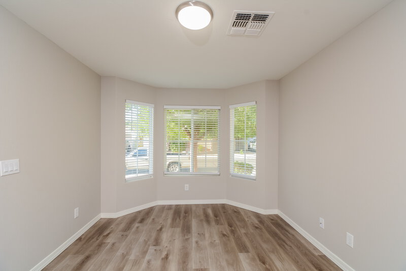 2,180/Mo, 15438 W Mercer Ln Surprise, AZ 85379 Dining Room View