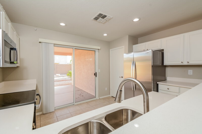 2,180/Mo, 15438 W Mercer Ln Surprise, AZ 85379 Kitchen View