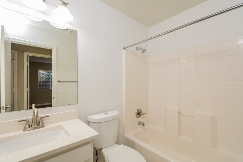 2,180/Mo, 15438 W Mercer Ln Surprise, AZ 85379 Bathroom View