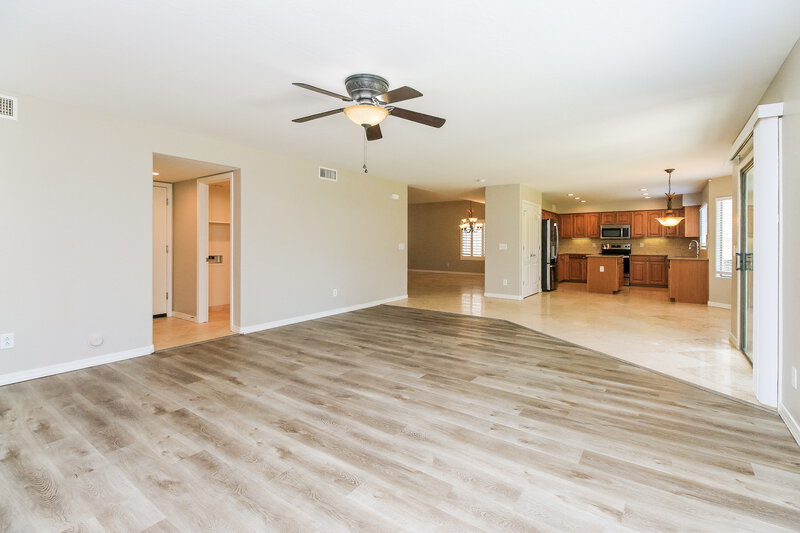 2,315/Mo, 2511 W Sunset Way San Tan Valley, AZ 85142 Living Room View 2