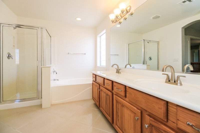 2,315/Mo, 2511 W Sunset Way San Tan Valley, AZ 85142 Main Bathroom View