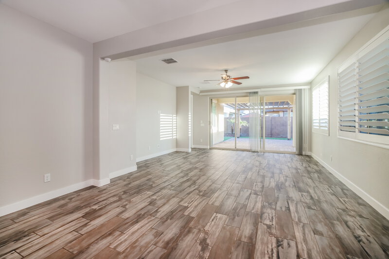 2,410/Mo, 10605 E Durant Dr Mesa, AZ 85212 Dining Room View 2