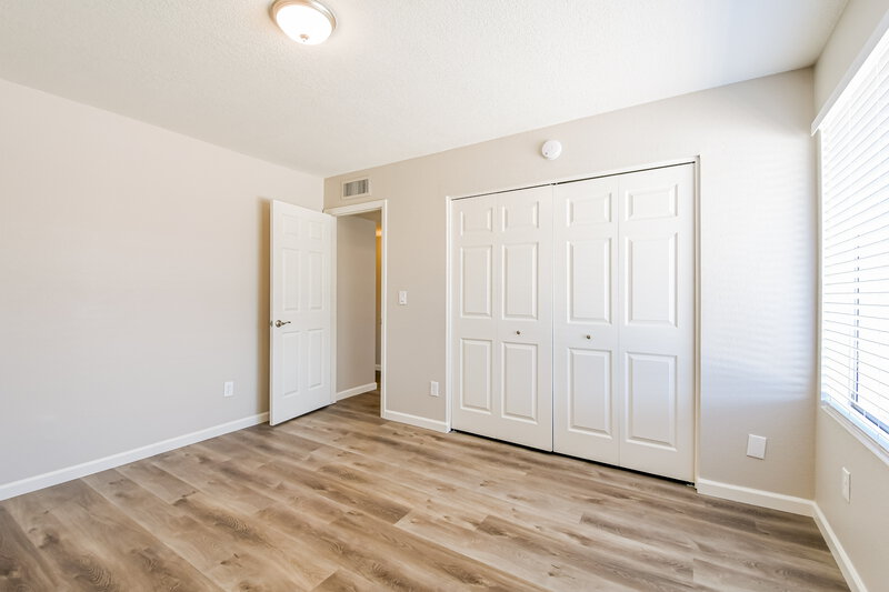 2,535/Mo, 301 E Keogh Dr Phoenix, AZ 85022 Bedroom View 2