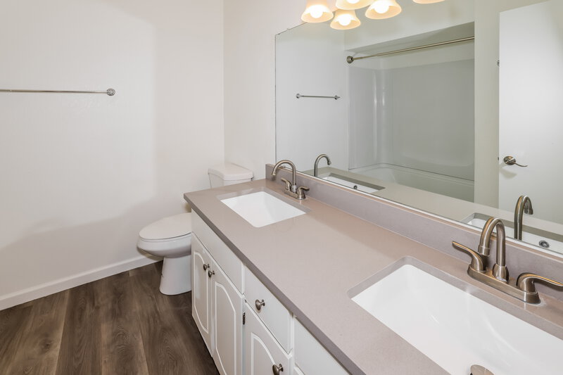 2,225/Mo, 3055 E Garnet Ave Mesa, AZ 85204 Bathroom View