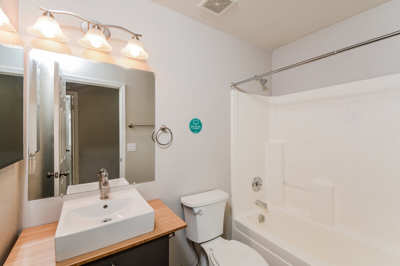 2,165/Mo, 12357 W Heatherbrae Dr Avondale, AZ 85392 Bathroom View
