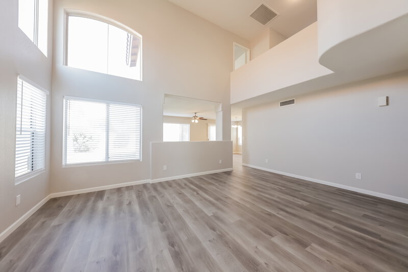 3,075/Mo, 17417 N 14th St Phoenix, AZ 85022 Living Room View