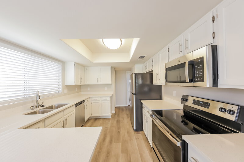 3,075/Mo, 17417 N 14th St Phoenix, AZ 85022 Kitchen View