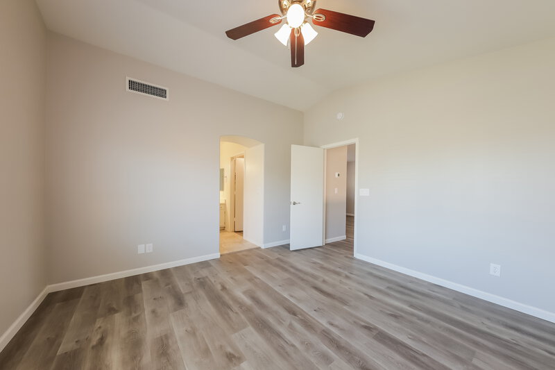 3,075/Mo, 17417 N 14th St Phoenix, AZ 85022 Main Bedroom View