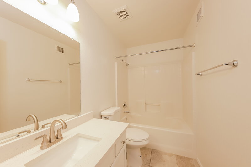 3,075/Mo, 17417 N 14th St Phoenix, AZ 85022 Bathroom View