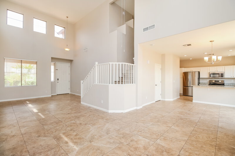 2,075/Mo, 125 N 22nd Pl Unit 39 Mesa, AZ 85213 Living Room View