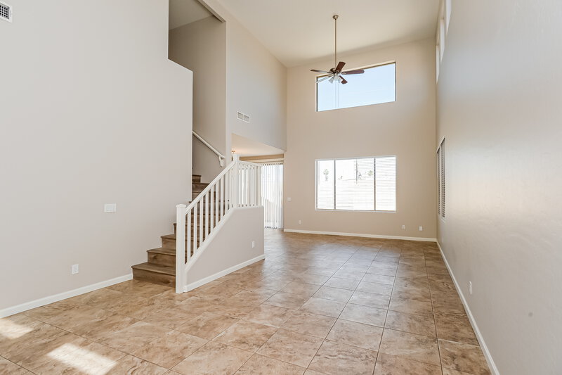 3,060/Mo, 125 N 22nd Pl Unit 39 Mesa, AZ 85213 Living Room View