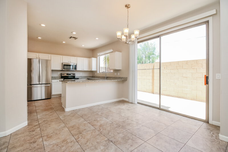 2,075/Mo, 125 N 22nd Pl Unit 39 Mesa, AZ 85213 Dining Room View