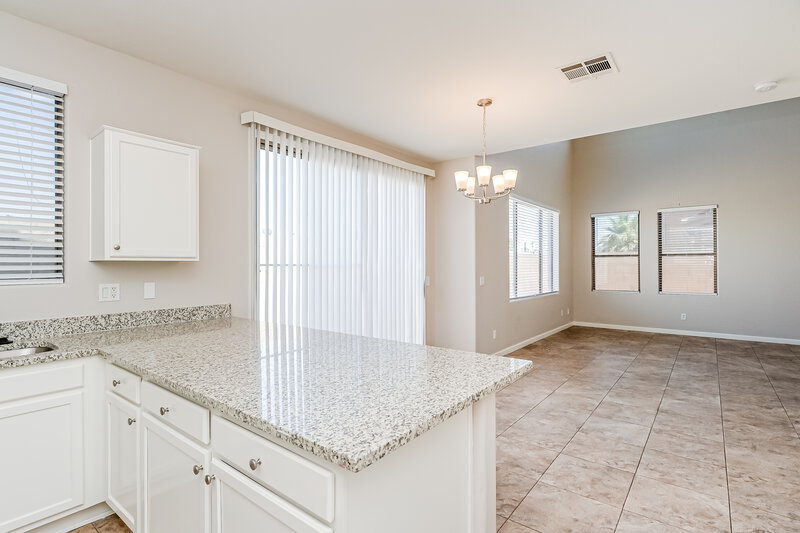 3,060/Mo, 125 N 22nd Pl Unit 39 Mesa, AZ 85213 Dining Room View 2