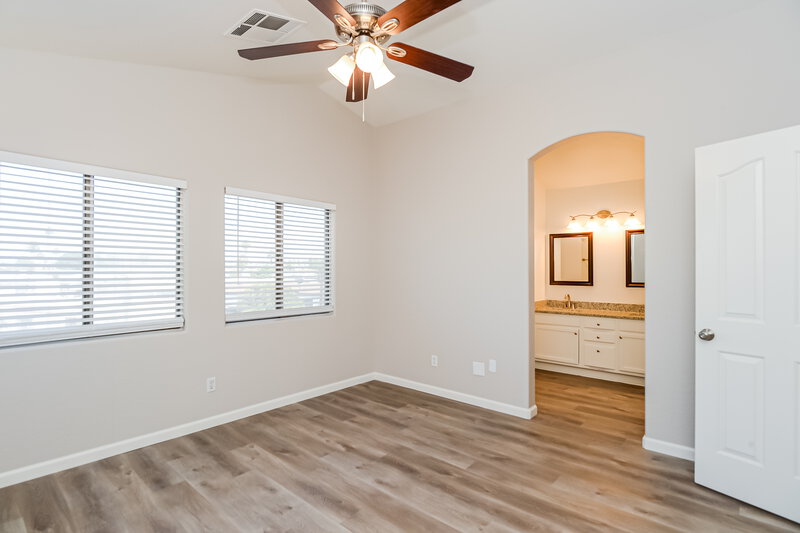 3,060/Mo, 125 N 22nd Pl Unit 39 Mesa, AZ 85213 Main Bedroom View