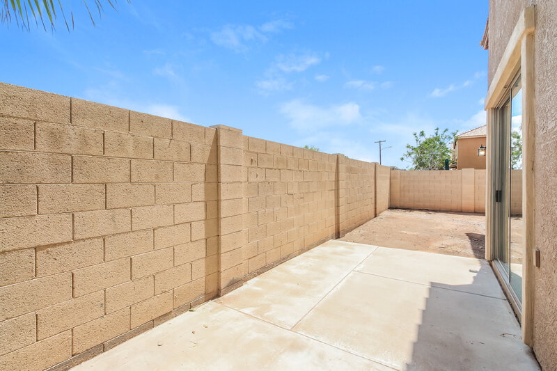 2,075/Mo, 125 N 22nd Pl Unit 39 Mesa, AZ 85213 Backyard View