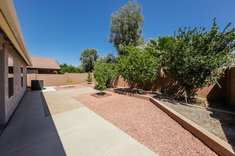 2,265/Mo, 2128 E Danbury Rd Phoenix, AZ 85022 Rear View