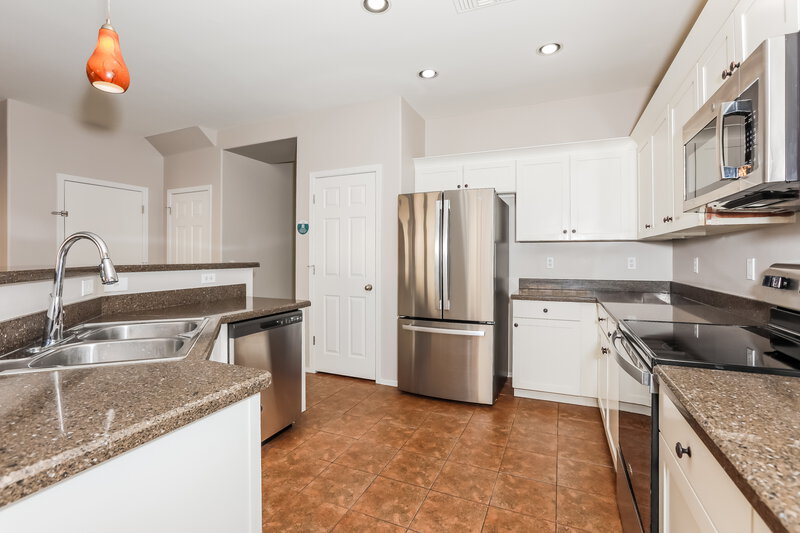 2,265/Mo, 21170 E Stonecrest Dr Queen Creek, AZ 85142 Kitchen View 2